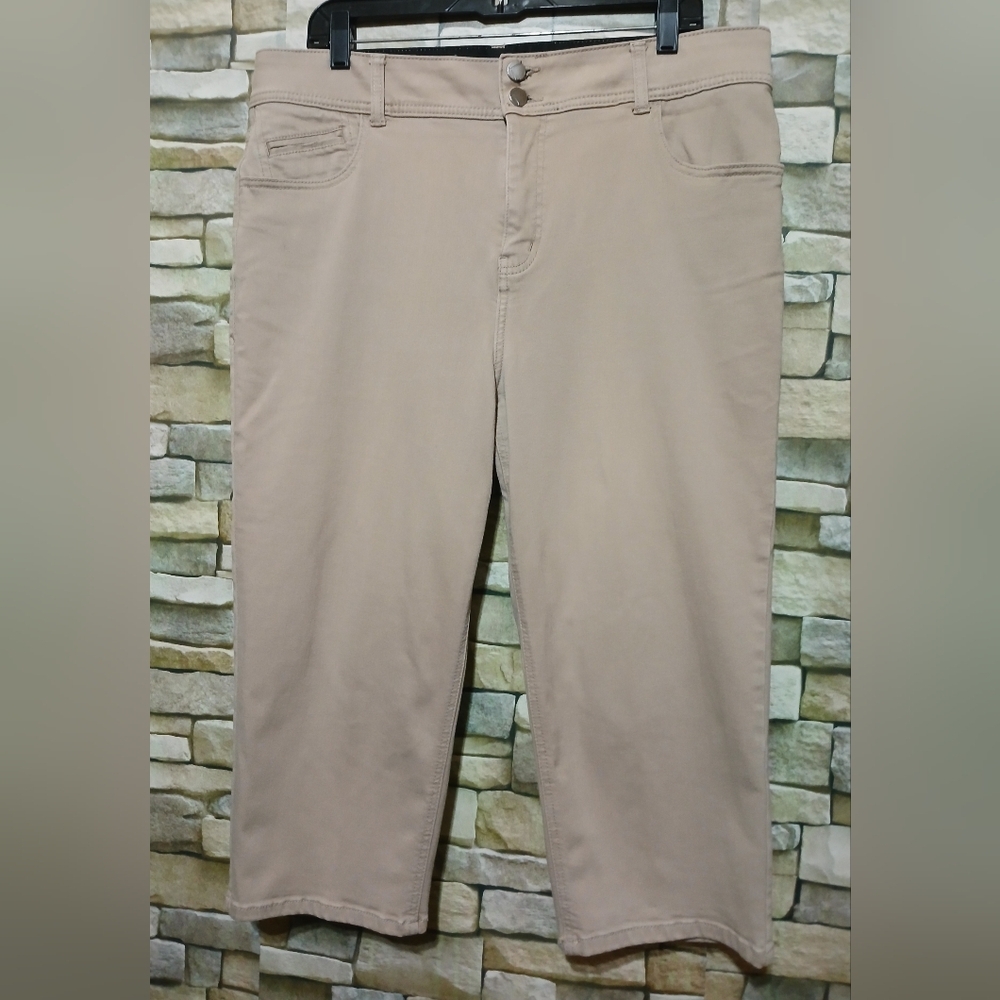 LANE BRYANT Tan Capri Jeans‎ Sz 18